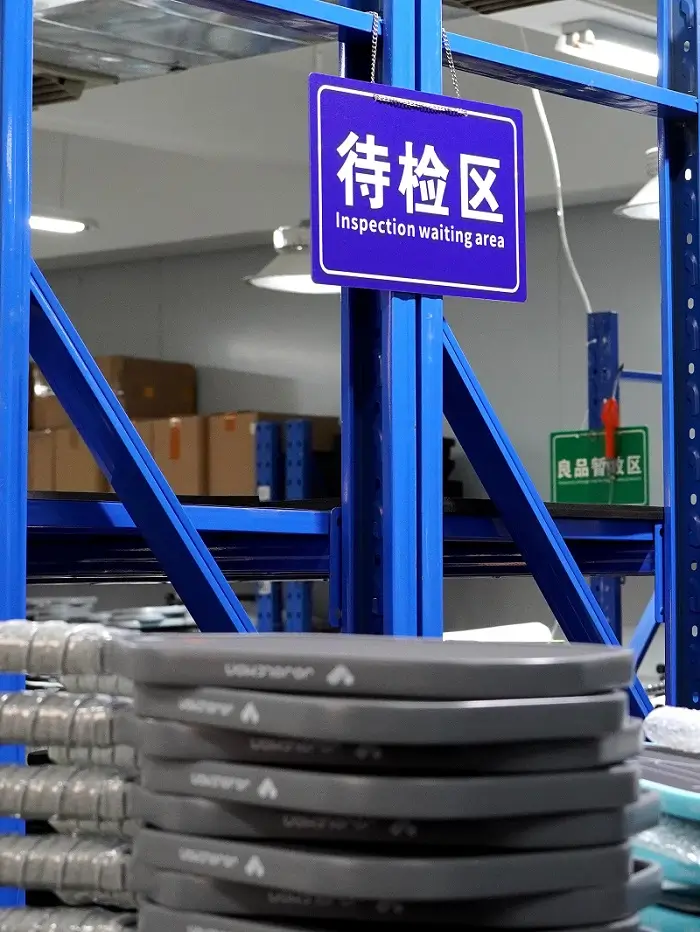 ApexonSport premium carbon fiber paddle factory conducting QC for custom 18K Carbon Fiber Pickleball Paddle orders.