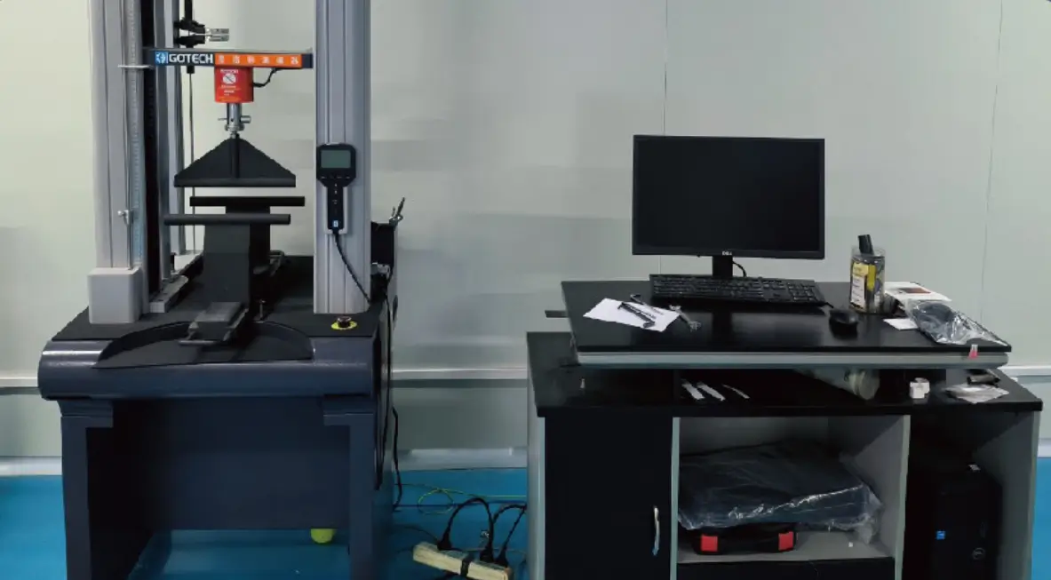 ApexonSport pickleball paddle impact testing machine for maximum load and fracture resistance evaluation
